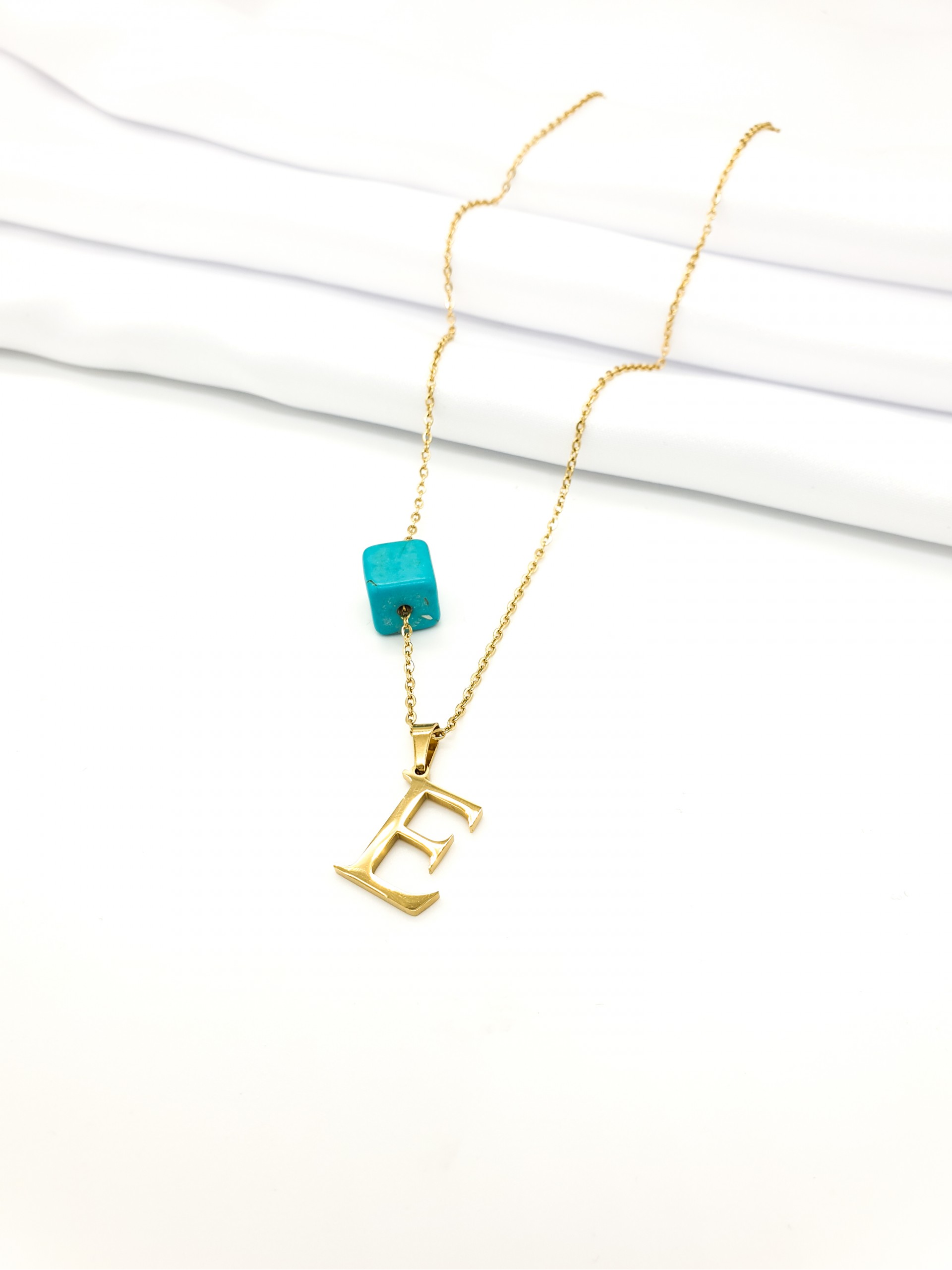 Κολιέ Ε gold μπλέ πέτρα