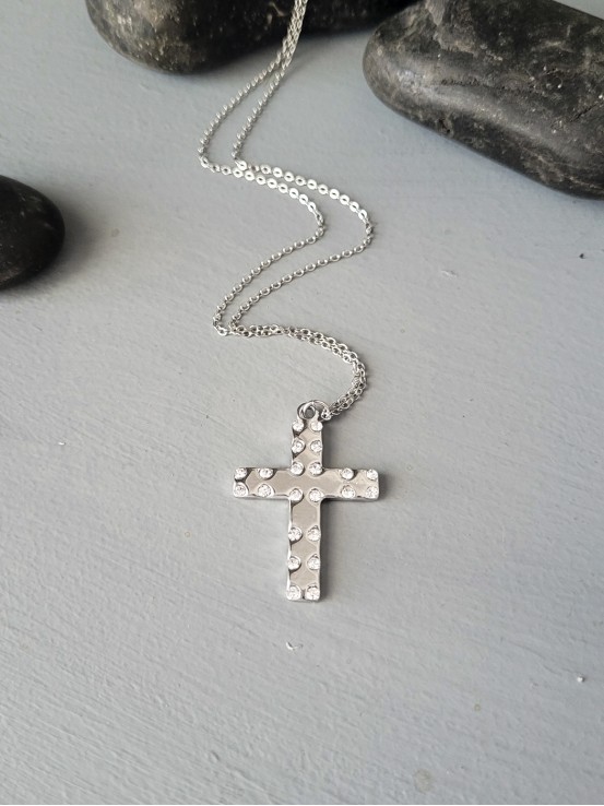 Κολιέ σταυρός Impressive ασημί