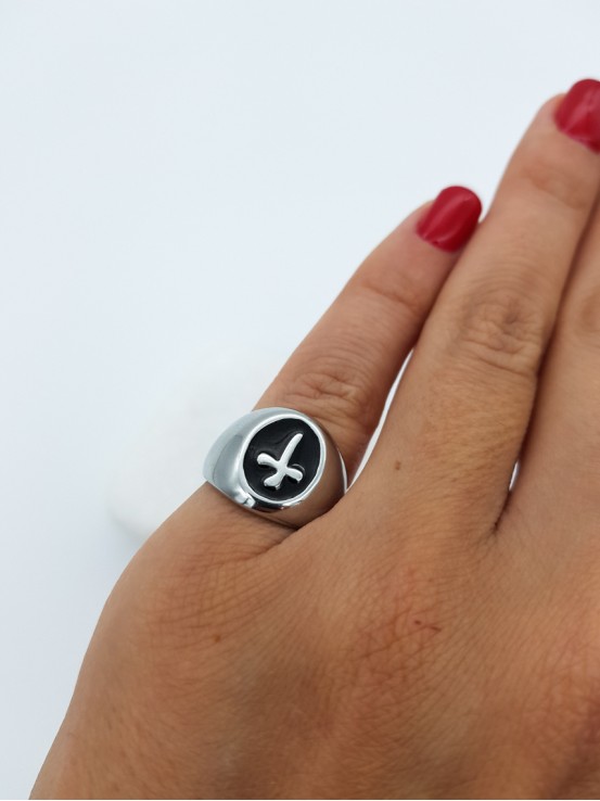 Δαχτυλίδι Black Cross ασημί